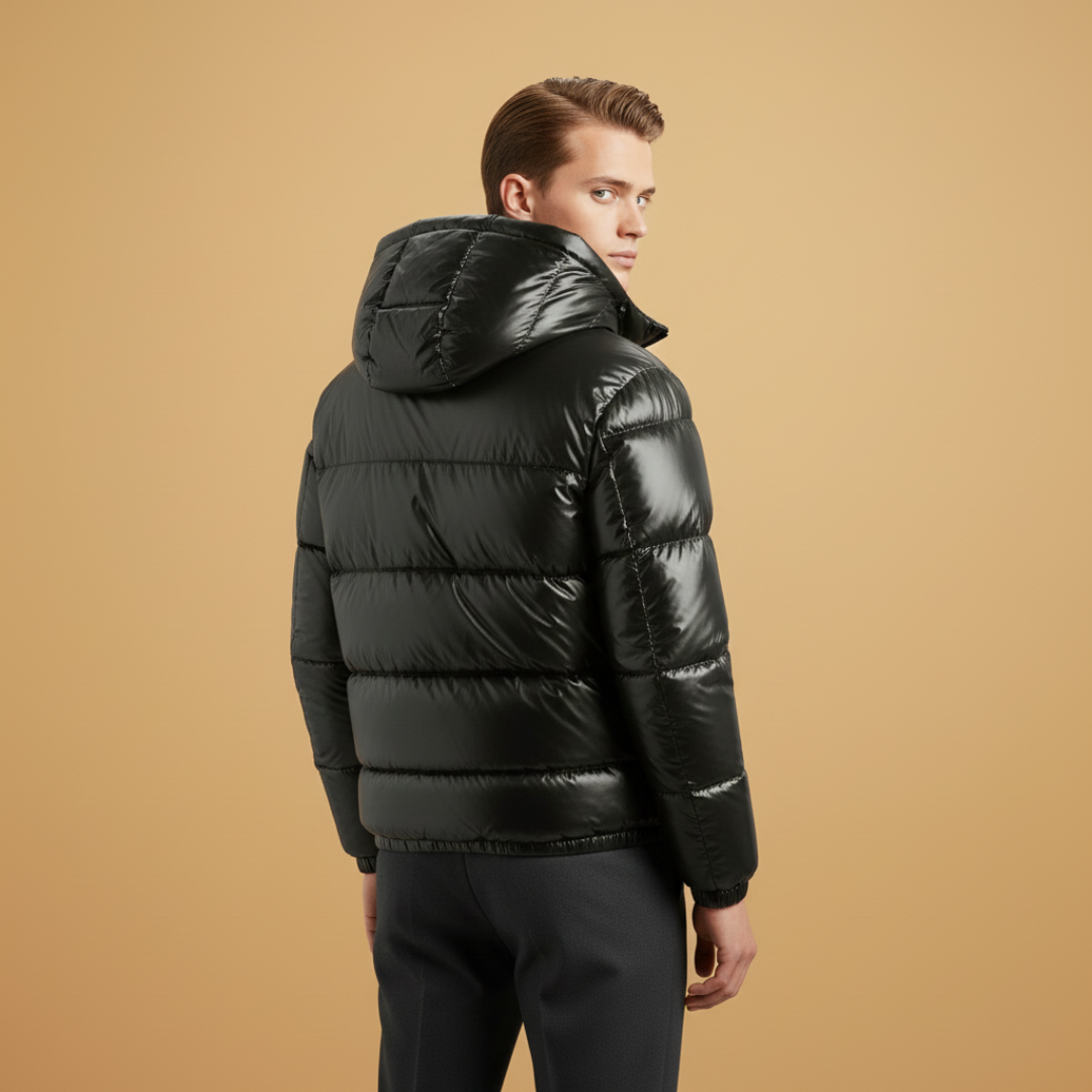 Comfortable and practical hooded quilted jacket for men's casual style.