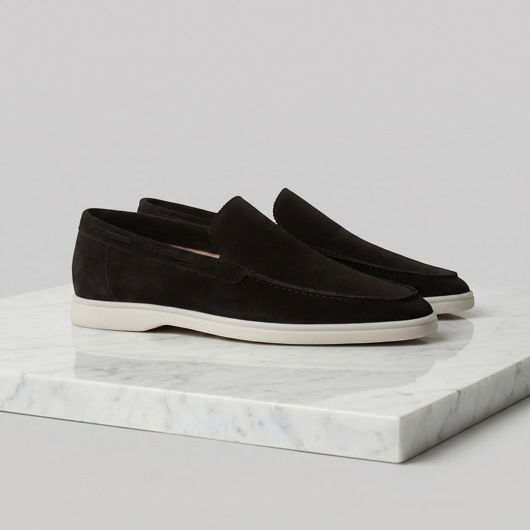Men's casual slip-on loafers, combining comfort & style for daily elegance.