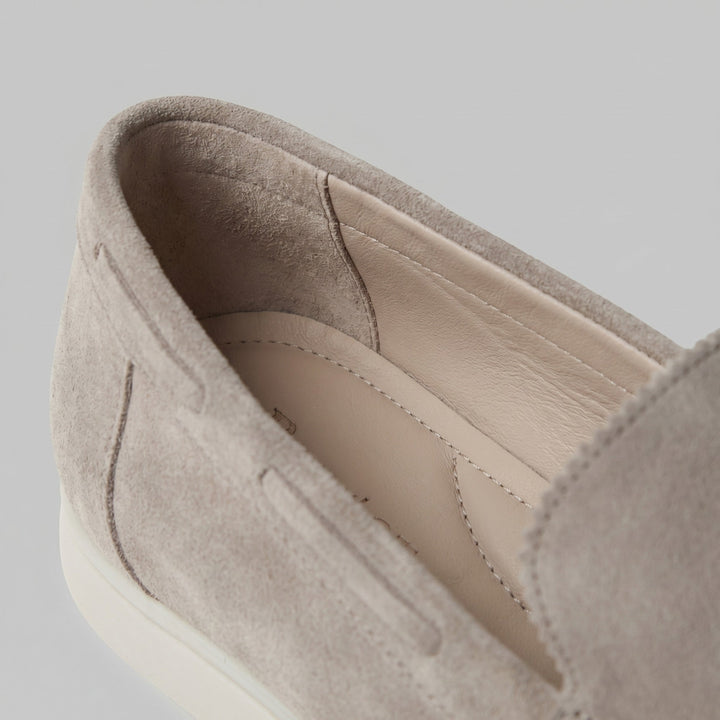 Durable men's dress loafers, slip-on comfort for long-lasting formal elegance.