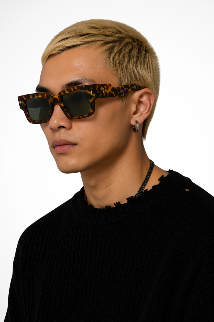 Essential men's street style sunglasses: bold rectangle frame, modern tinted lenses.