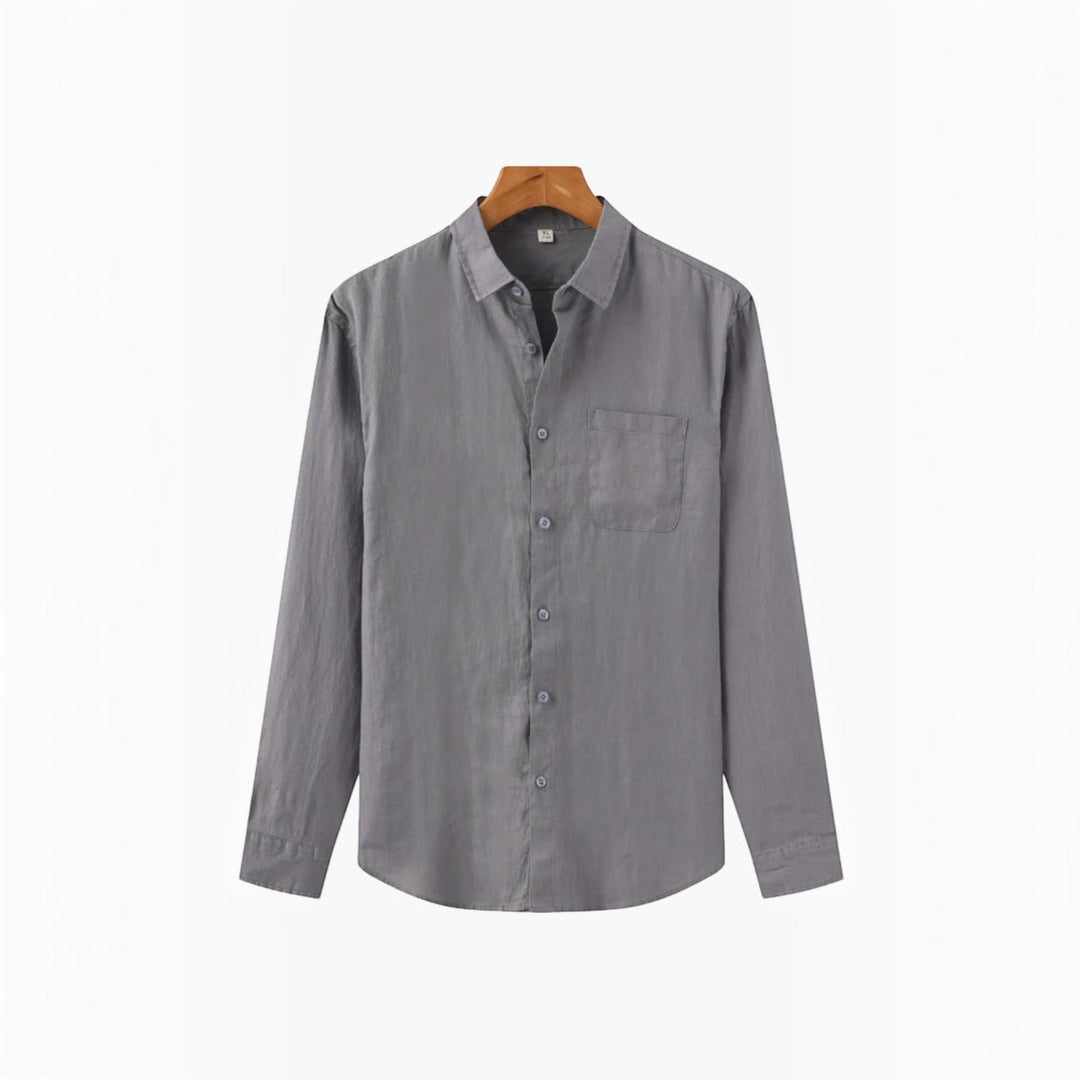 Man wearing a relaxed fit breathable shirt, enjoying everyday comfort & summer style.
