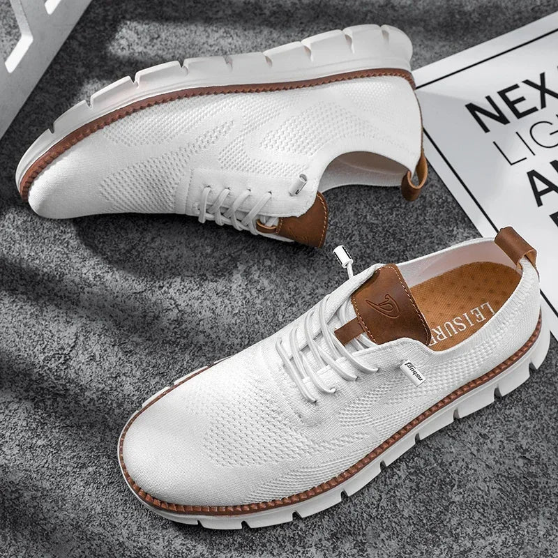 Athletic men's trainers in breathable knit, perfect for everyday casual wear