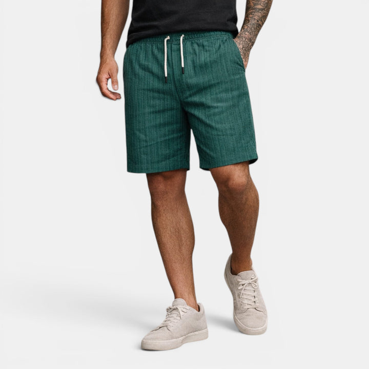 Lightweight men's regular fit casual shorts, breathable, essential for summer comfort.
