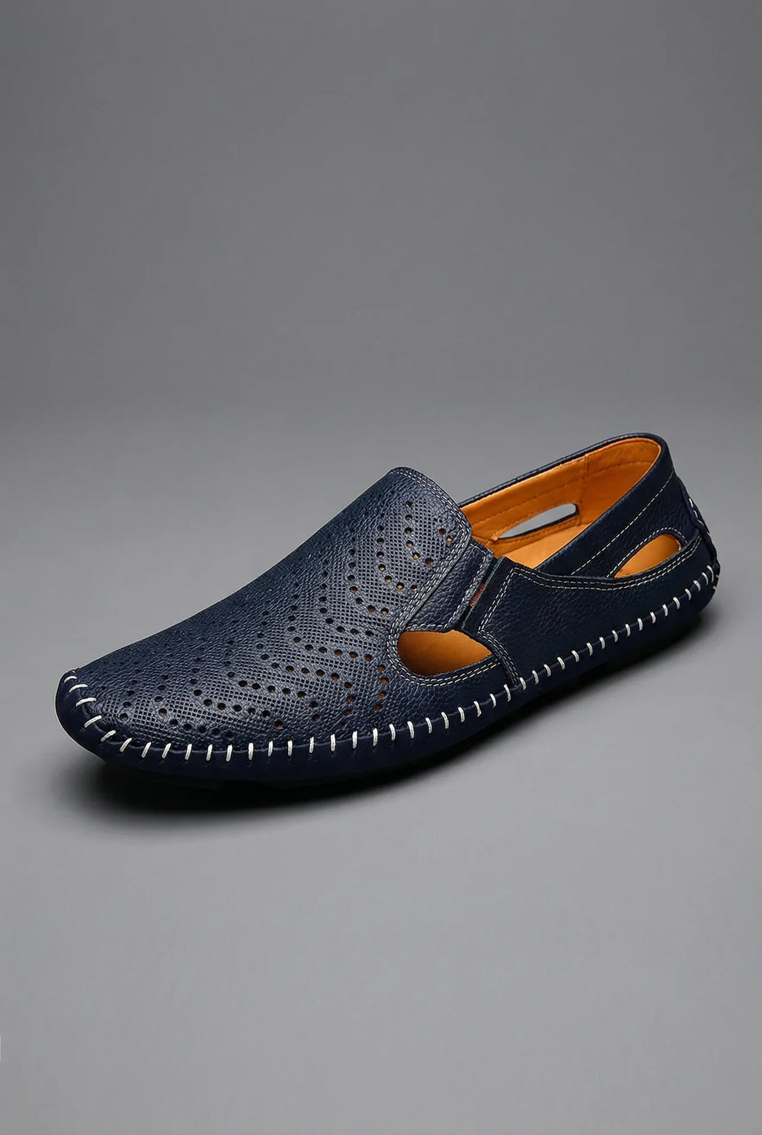 Men's breathable slip-on casual loafers in brown, perfect for summer.