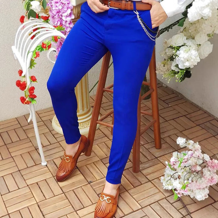 Breathable men's casual pants for summer, designed with a comfortable elastic waist.