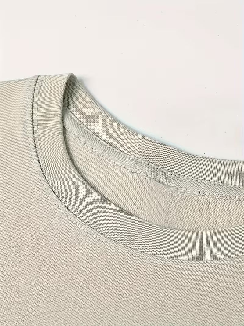 Men's versatile breathable knit t-shirt. Regular fit, short sleeve, crew neck for relaxed summer comfort.
