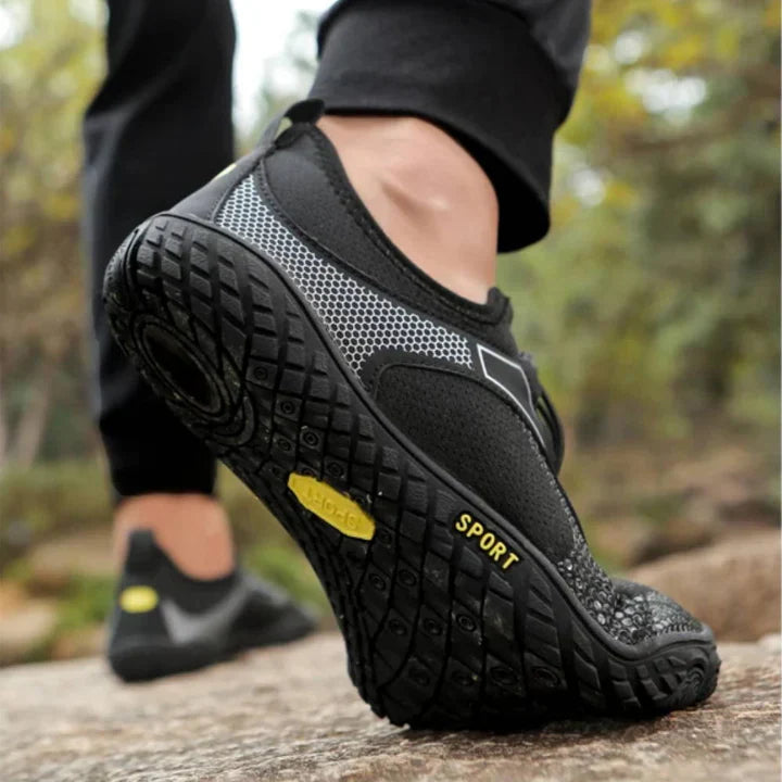 Lightweight men's water shoes with breathable mesh for summer outdoor activities.