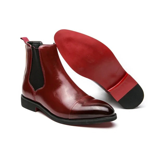Durable men's leather boots, designed for comfort and lasting everyday style.