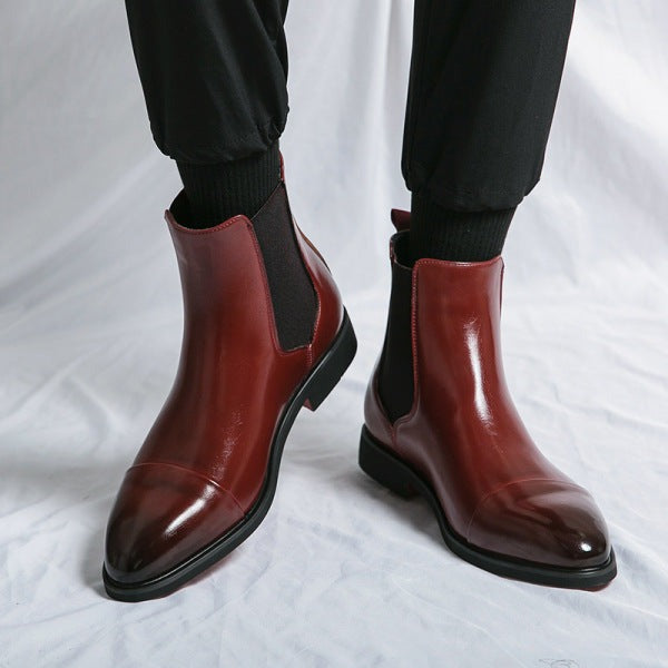 Comfortable everyday men's boots in rich leather, ideal for any occasion.