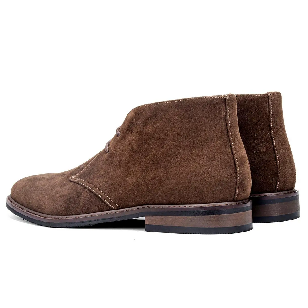 Versatile men's footwear: brown lace-up chukka boots for any occasion.