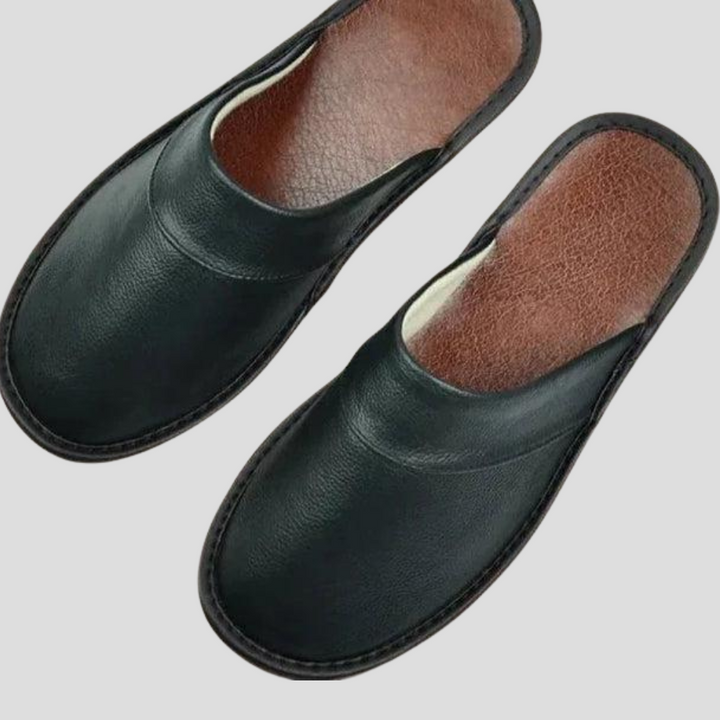 Cozy men's leather slippers with soft lining for ultimate home comfort.