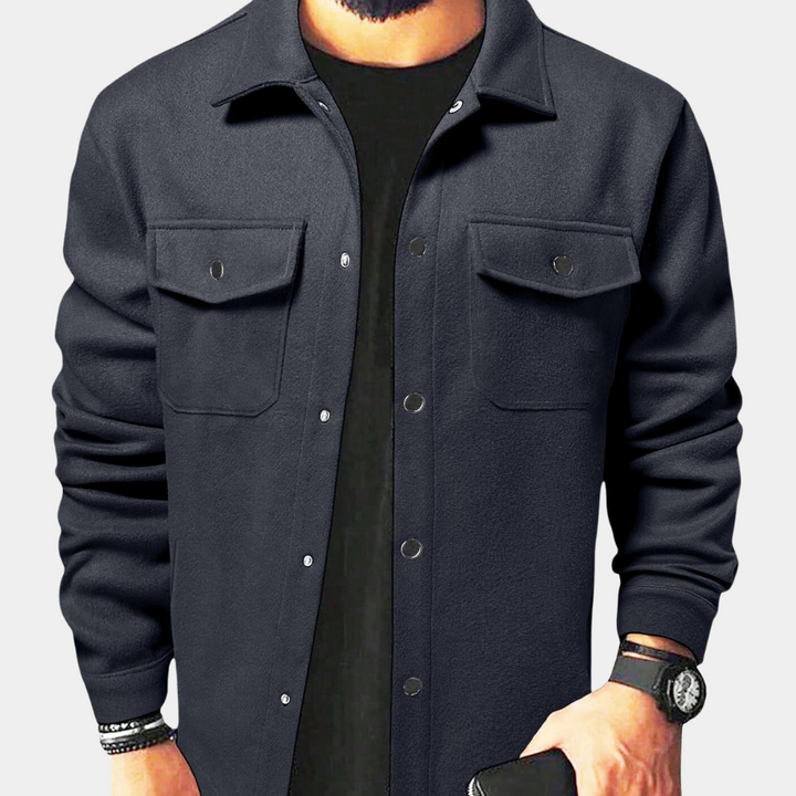 Man wearing a versatile men's button-down jacket, suitable for casual wear and smart casual autumn outfits.