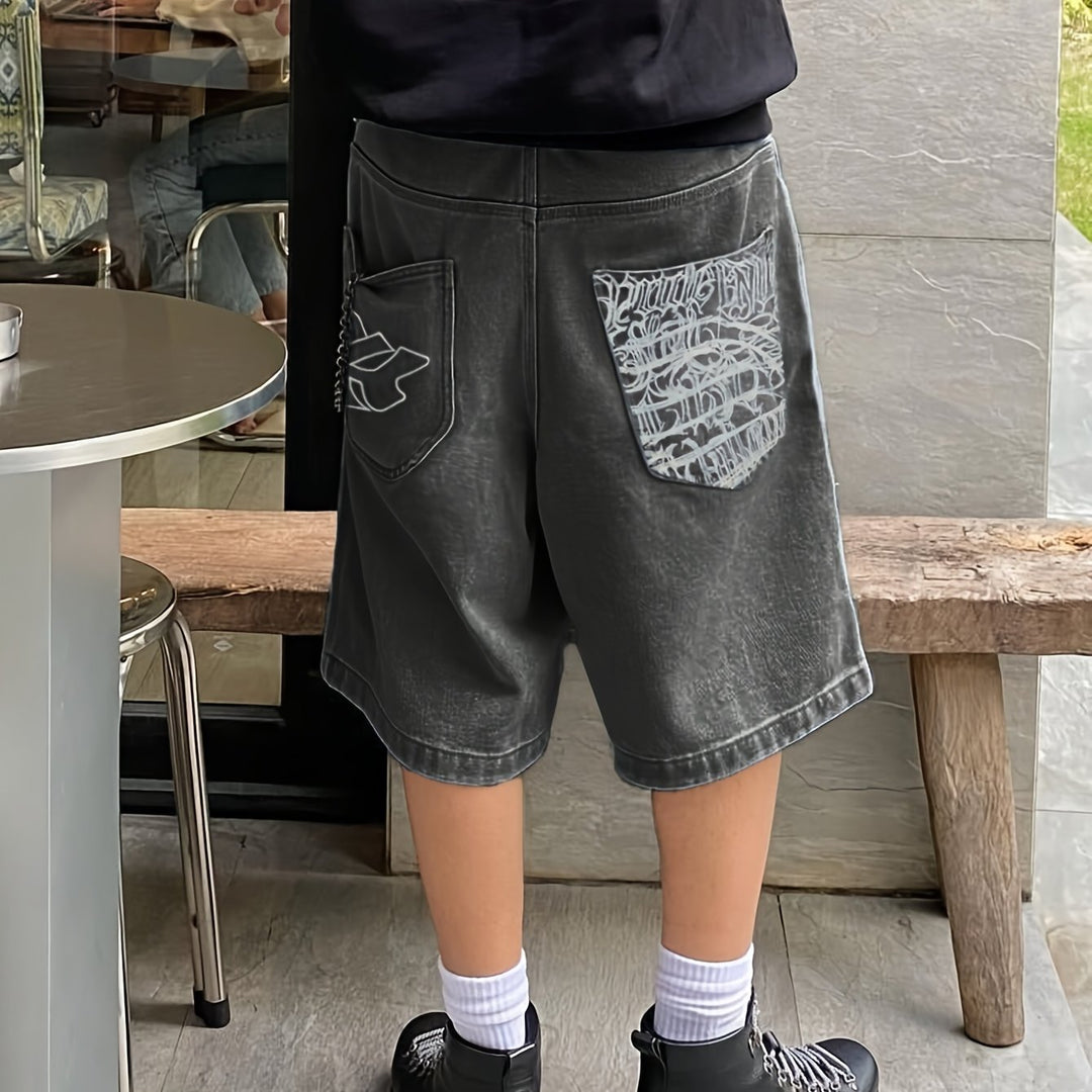 Lightweight denim shorts for men, featuring a loose, comfortable fit
