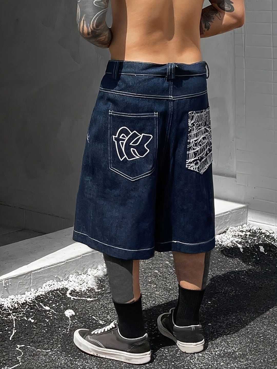 Men's casual denim shorts, loose fit, perfect for summer wear