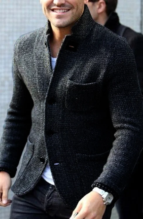 Lightweight men's jacket featuring a classic button-down front and a modern stand collar design.