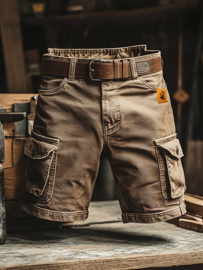 Men's casual cargo shorts, perfect for summer comfort and warm weather activities.