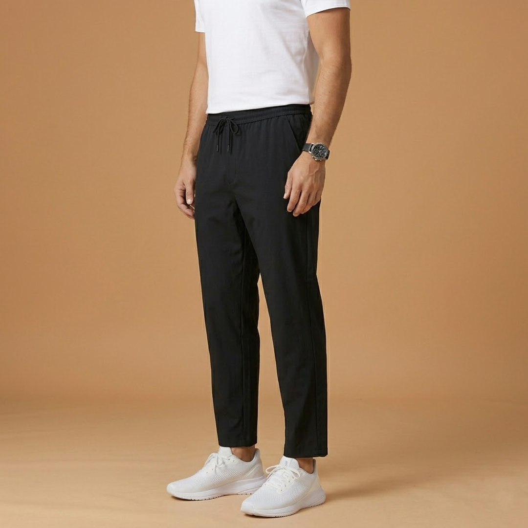 Men's casual pants featuring practical side pockets and a comfortable fit.