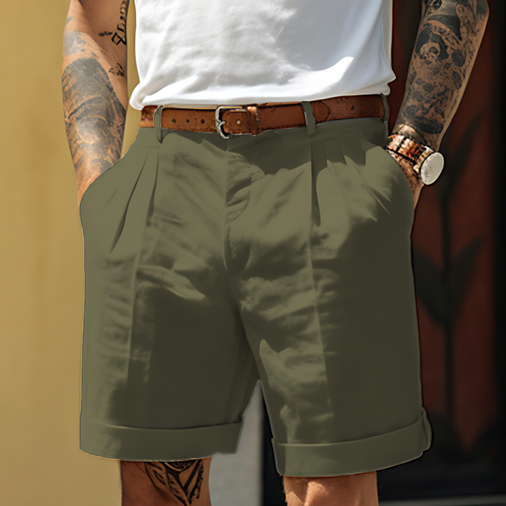 Versatile men's casual shorts featuring a relaxed yet tailored fit, suitable for day or evening.