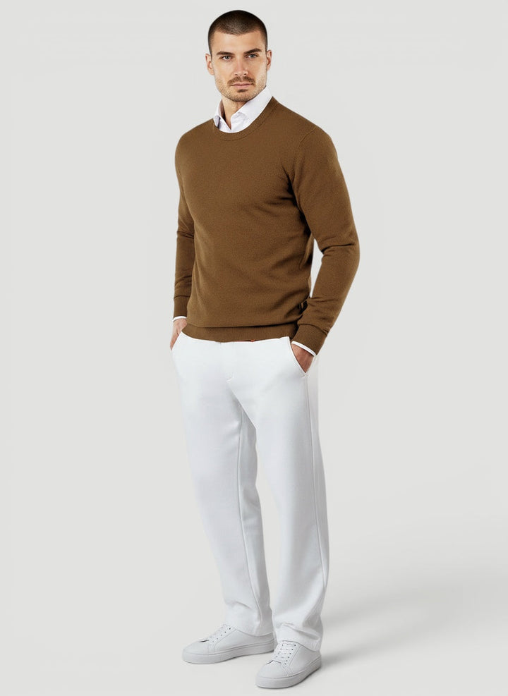 Warm men's crew neck sweater. Casual pullover, perfect for everyday comfort and stylish layering.