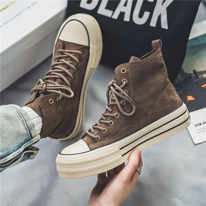 Fashionable men's high-top sneakers featuring a stylish platform sole, perfect for everyday wear.