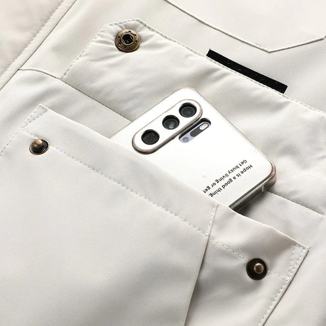 Stylish men's hooded streetwear jacket, perfect for casual outdoor use & versatile autumn/spring fashion.