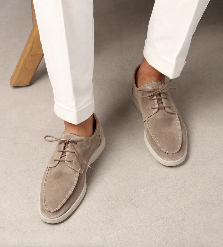 Men's everyday lace-up boat shoes, combining casual style with comfort, perfect loafers for versatile spring/summer fashion.