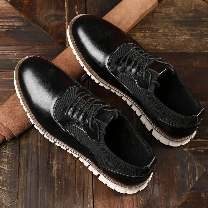 Stylish men's brown casual trainers. Lace-up design for everyday comfort & versatile fashion.