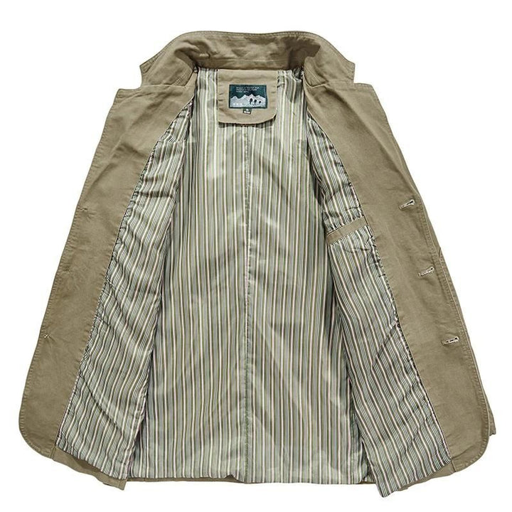 Stylish men's versatile blazer, perfect for smart casual occasions.