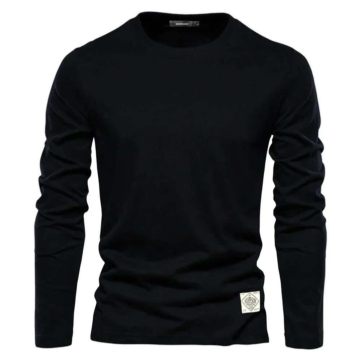 Relaxed fit men's long sleeve shirt, ideal for everyday wear and versatile layering.