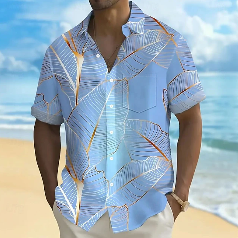 Effortless men's casual patterned shirt, short-sleeve design, perfect for summer fashion and relaxed vacation style.