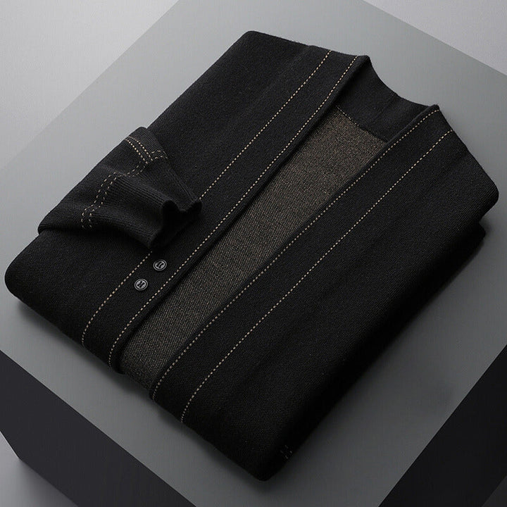 Versatile men's casual plaid cardigan, a long-sleeve button-front sweater for warmth & style.