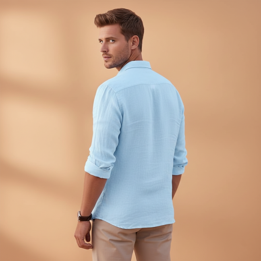 Menswear essential: comfortable short sleeve casual shirt