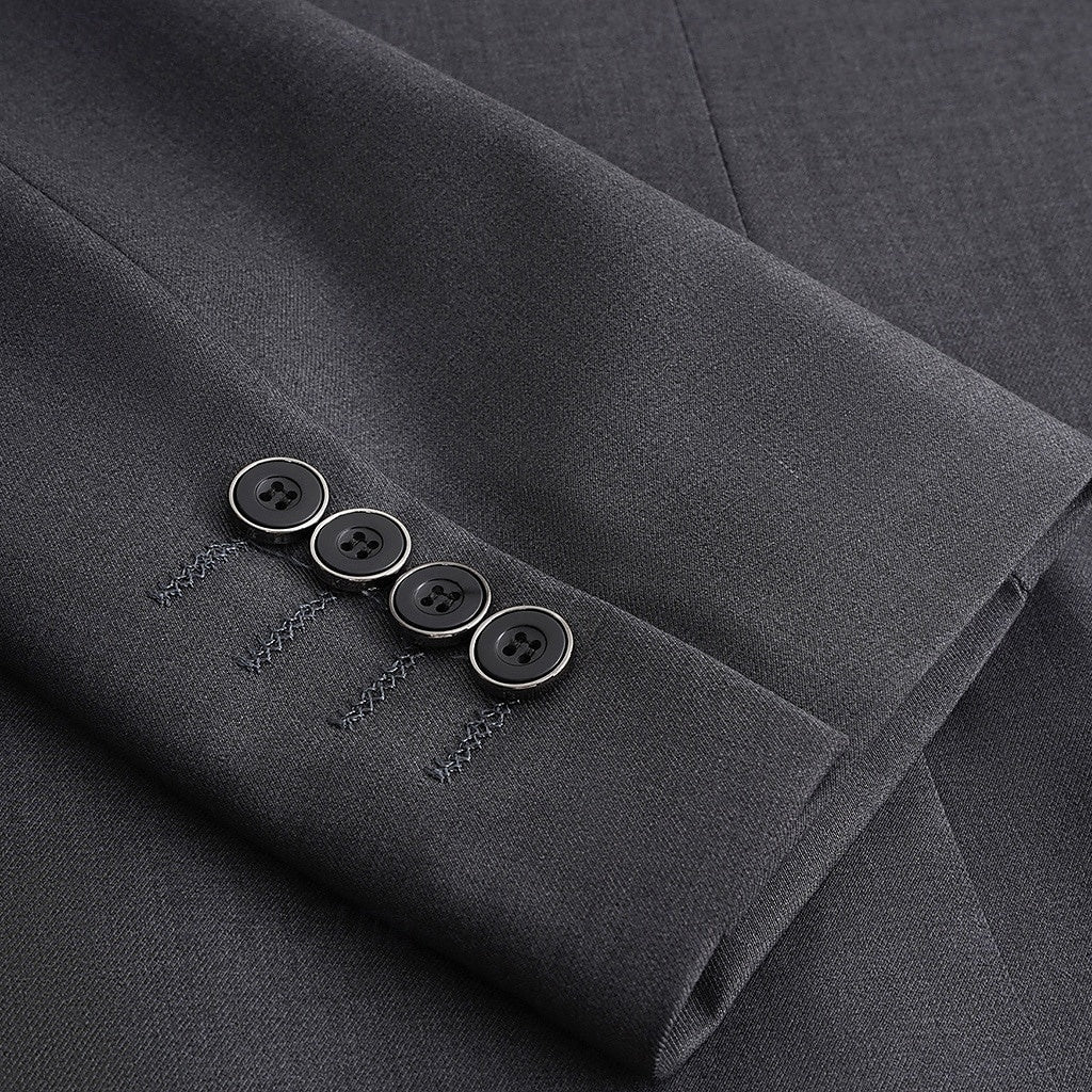 Lightweight men's casual single-breasted jacket, standard fit. All-season smart-casual men's fashion outerwear.