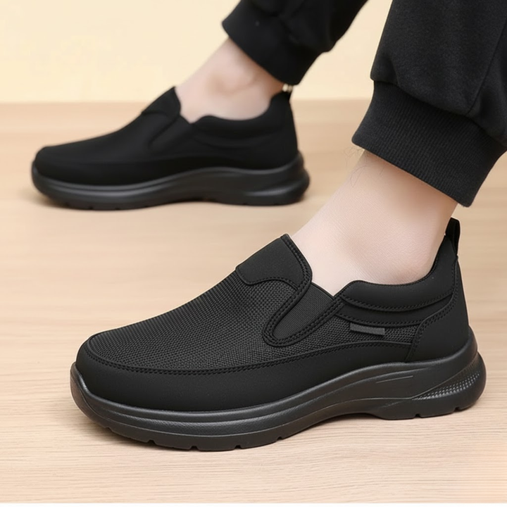 Men's casual slip-on shoes in a versatile design, perfect for everyday comfort & easy wear. Lightweight & breathable.