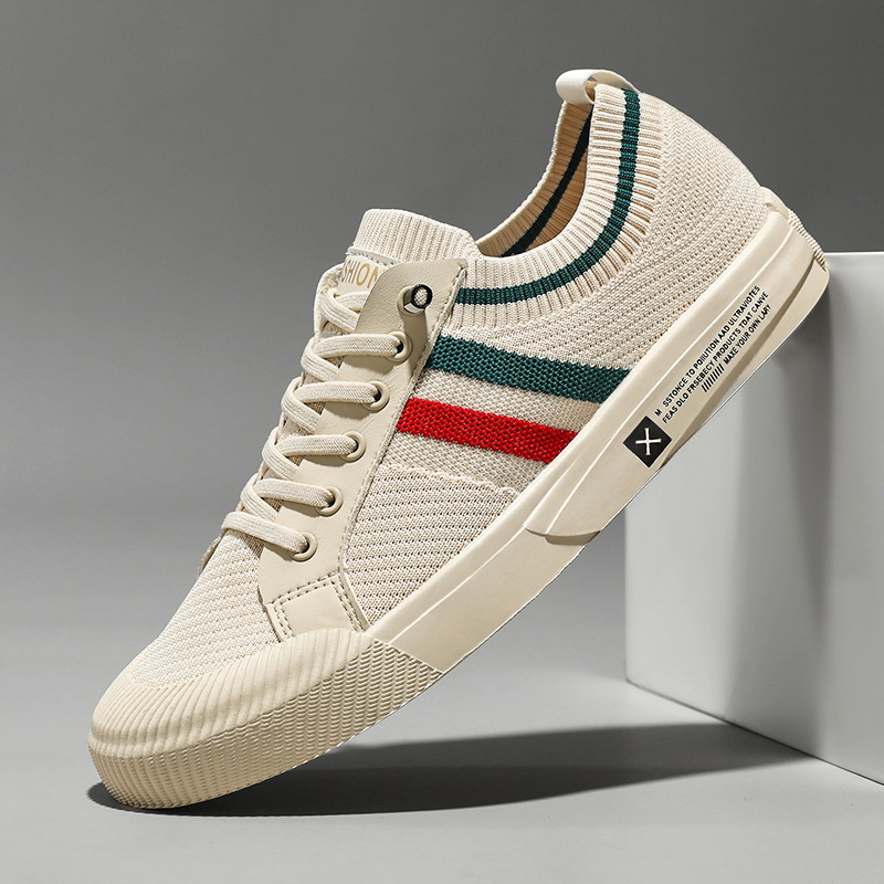 Men's casual striped lace-up sneakers, ideal for everyday walking & comfort. Low top footwear in modern style.