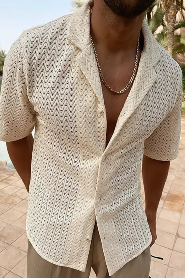 Lightweight and breathable knit shirt for men, ideal for summer