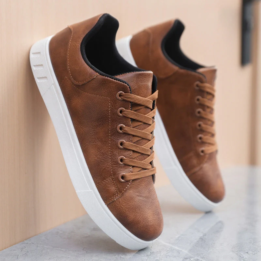 Versatile men's footwear: Chris lace-up casual sneakers for any outfit.