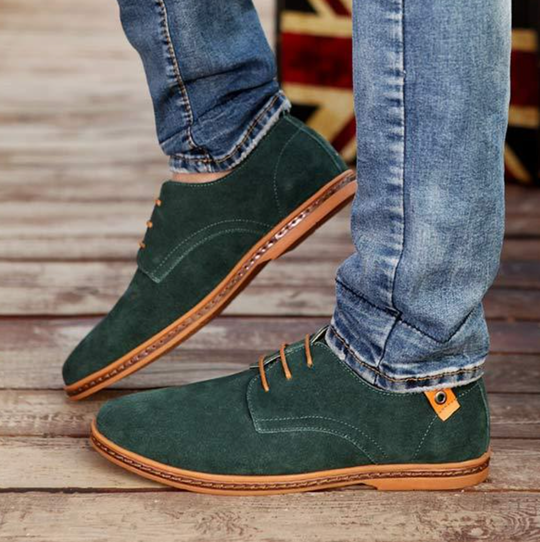 Stylish men's wedding Oxford shoes, featuring a timeless lace-up design. Perfect formal footwear for special occasions.