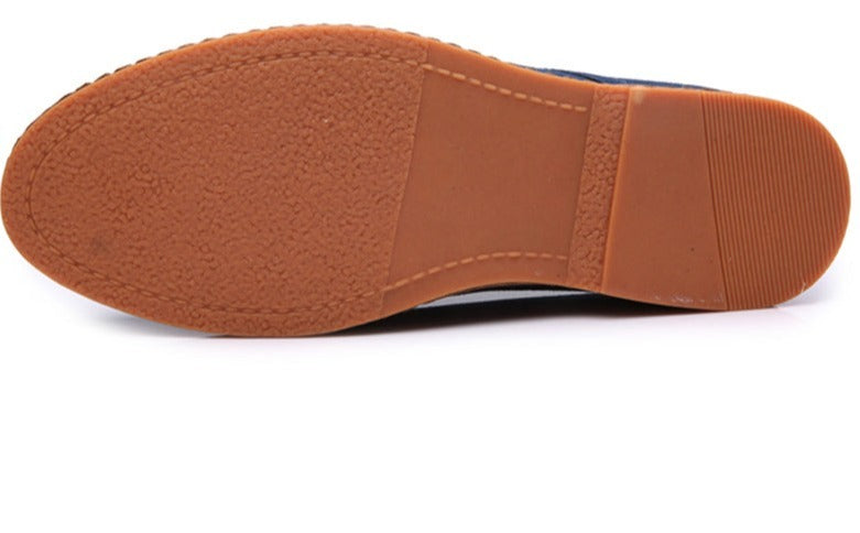 Men's Classic Oxford shoes on foot, demonstrating timeless style & comfortable fit for business & smart casual.