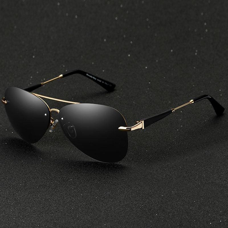 Sleek men's black polarized aviator sunglasses with UV protection. Classic anti-glare eyewear for fashion.