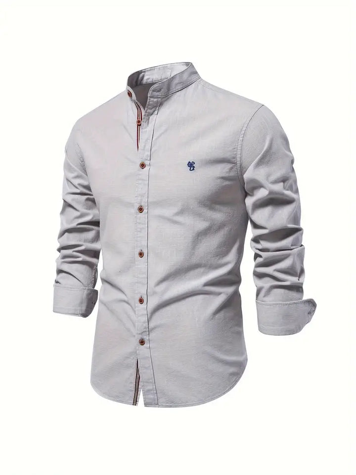 Timeless men's button shirt, ideal for both casual wear and smart casual outfits.