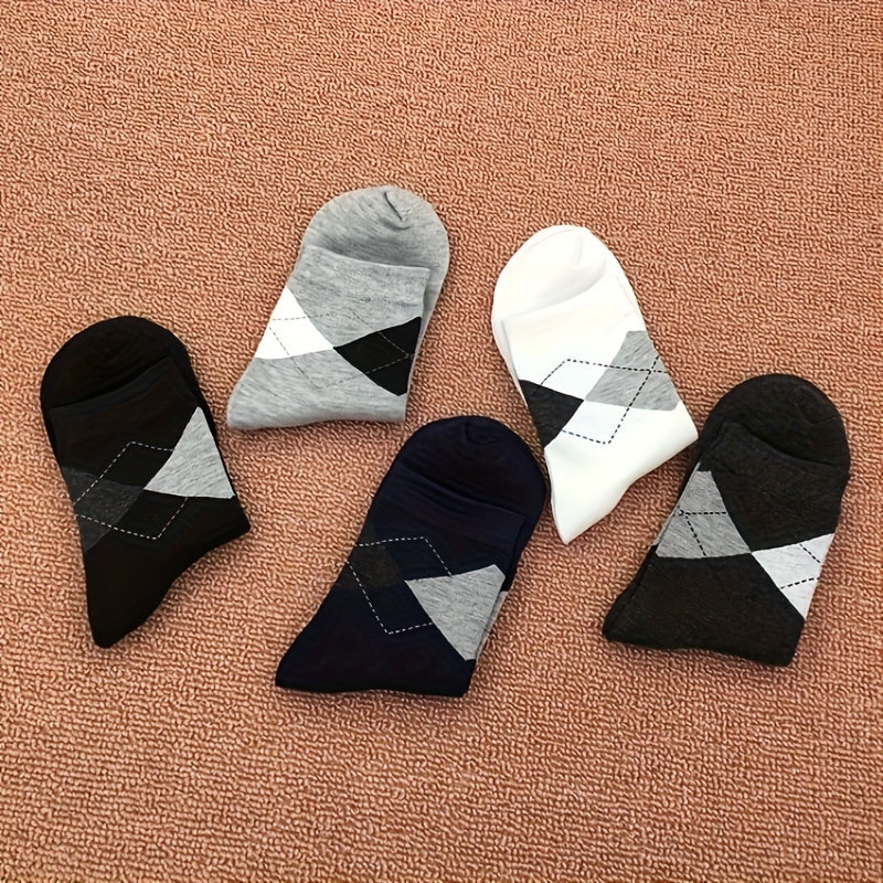 Durable men's checked socks, designed for daily wear with classic style and lasting comfort.