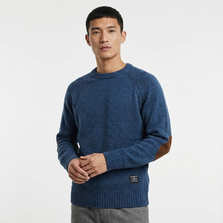Stylish men's jumper crafted from a warm wool blend, ideal for cool weather