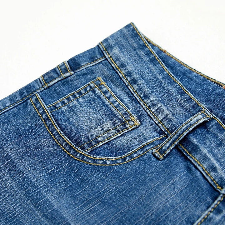 Upgrade your summer wardrobe with these men's classic denim shorts, offering timeless style & everyday comfort.