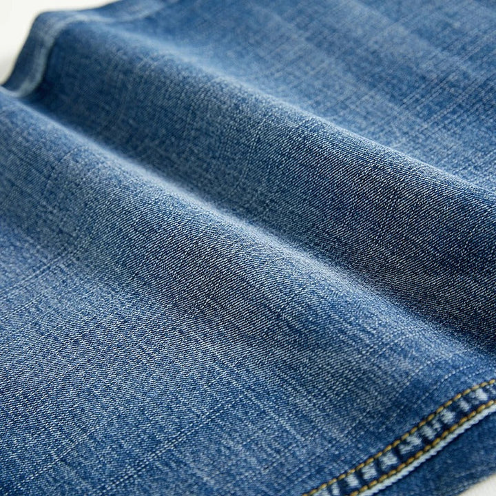 Durable men's classic denim shorts designed for comfort, casual wear, and versatile summer fashion.