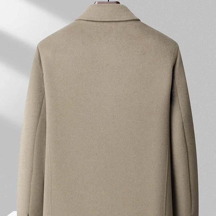 Elegant men's classic jacket, designed for everyday comfort. Stylish and versatile outerwear for fall & winter smart casual looks.