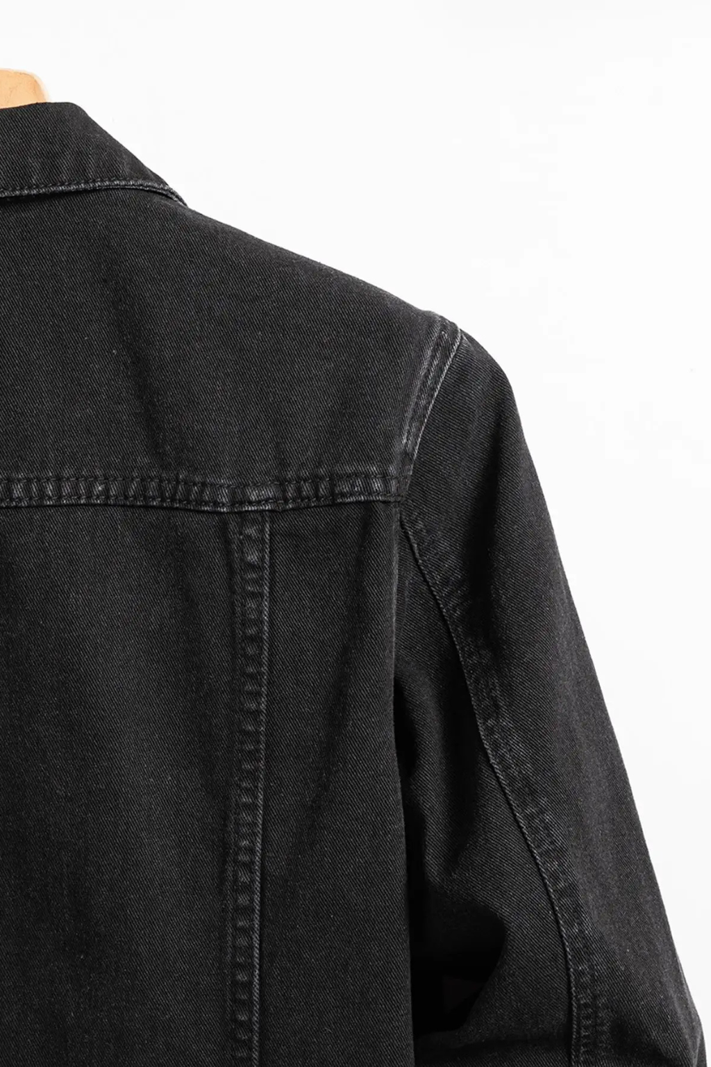 Men's classic fit jacket crafted from comfortable, high-quality denim
