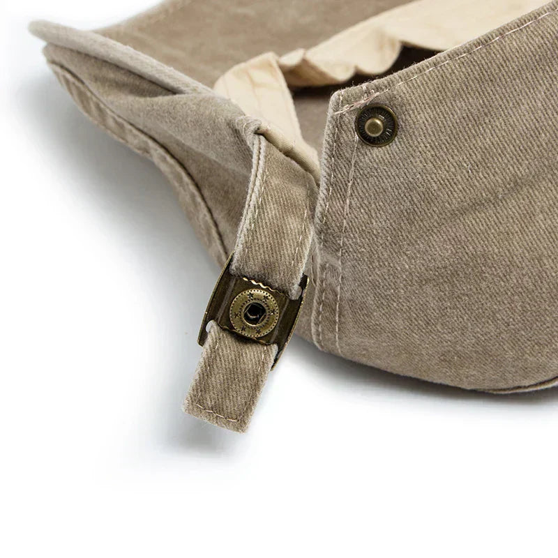 Everyday men's flat cap, combining classic design with exceptional comfort and style.