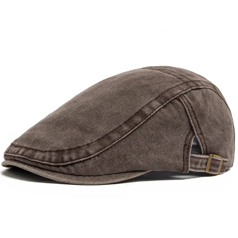 Lightweight men's classic cap, an essential casual accessory for modern menswear.