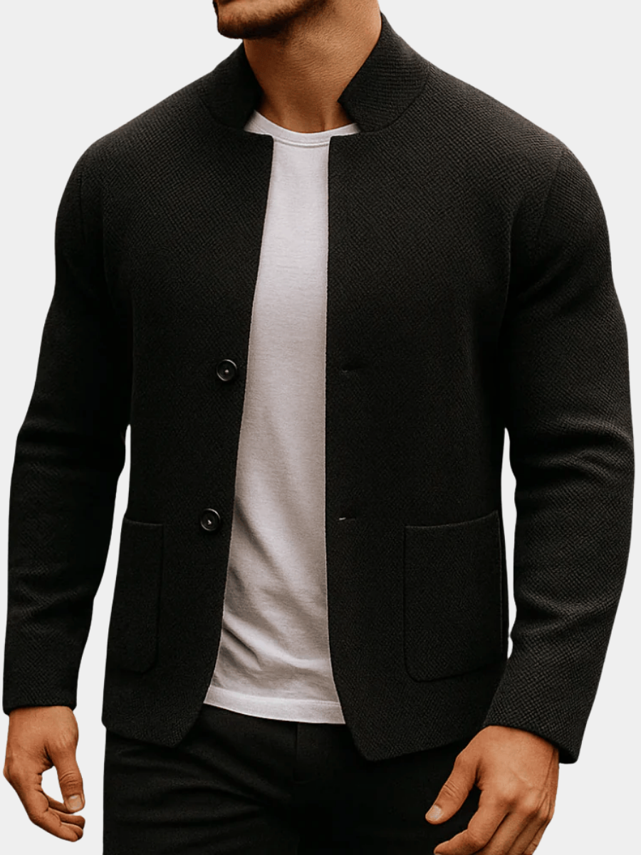 Comfortable men's classic textured pocket cardigan in grey, offering effortless style and versatile layering.